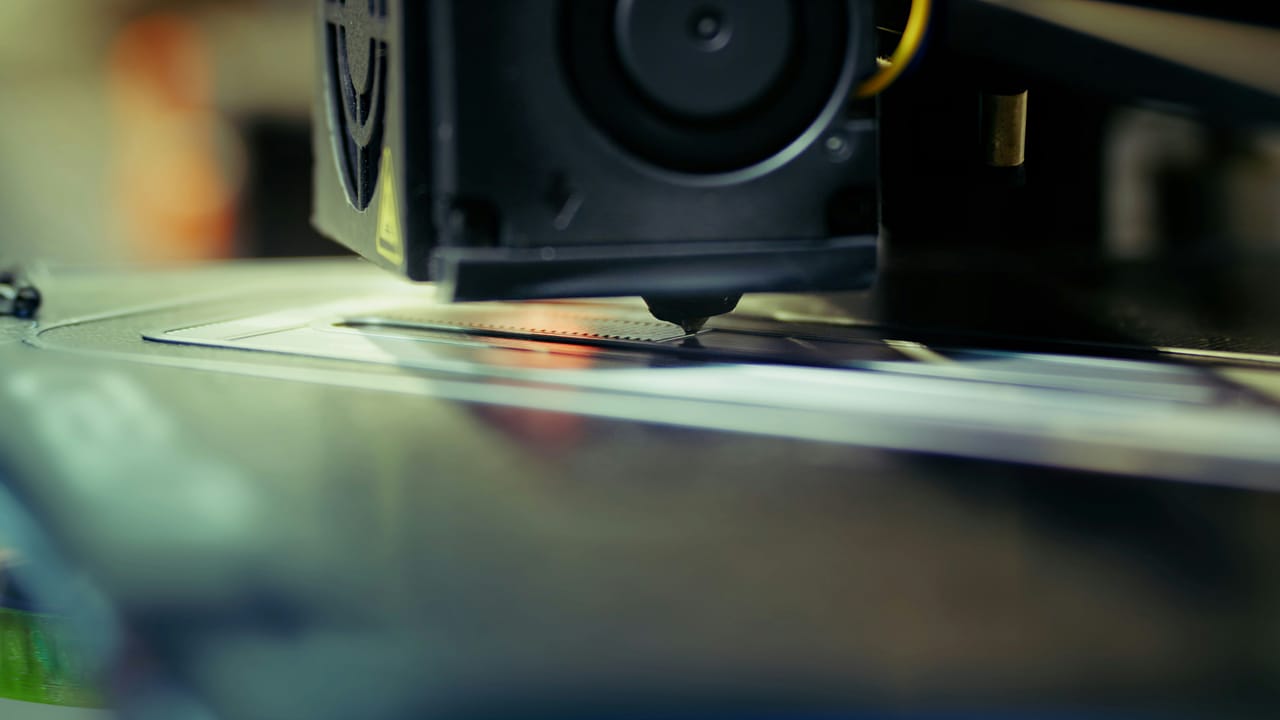 Що таке 3D-ферма: паралельний друк і серійне виробництво деталей